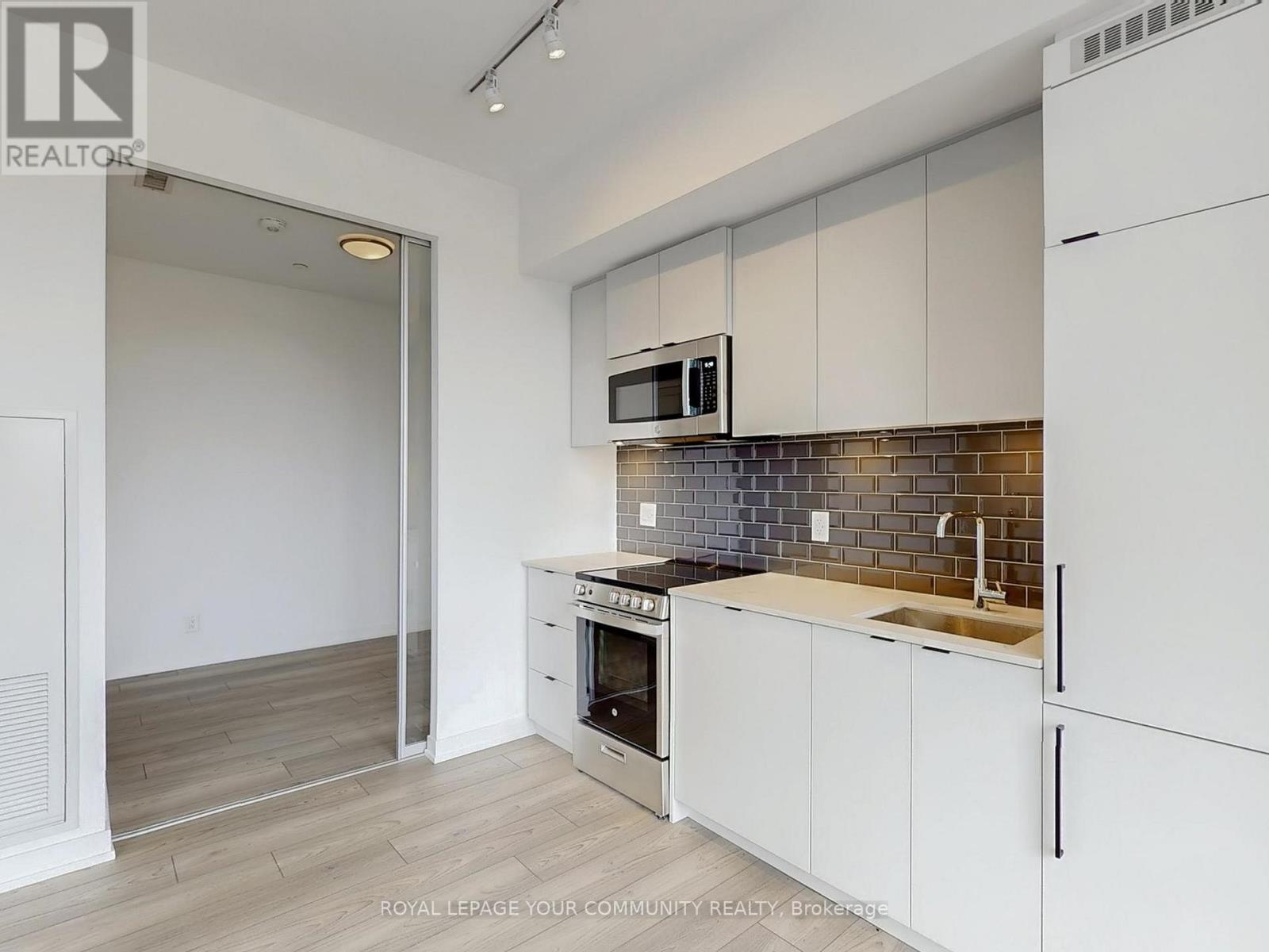 Photo 10 of 517 285 Dufferin Street, Toronto ON