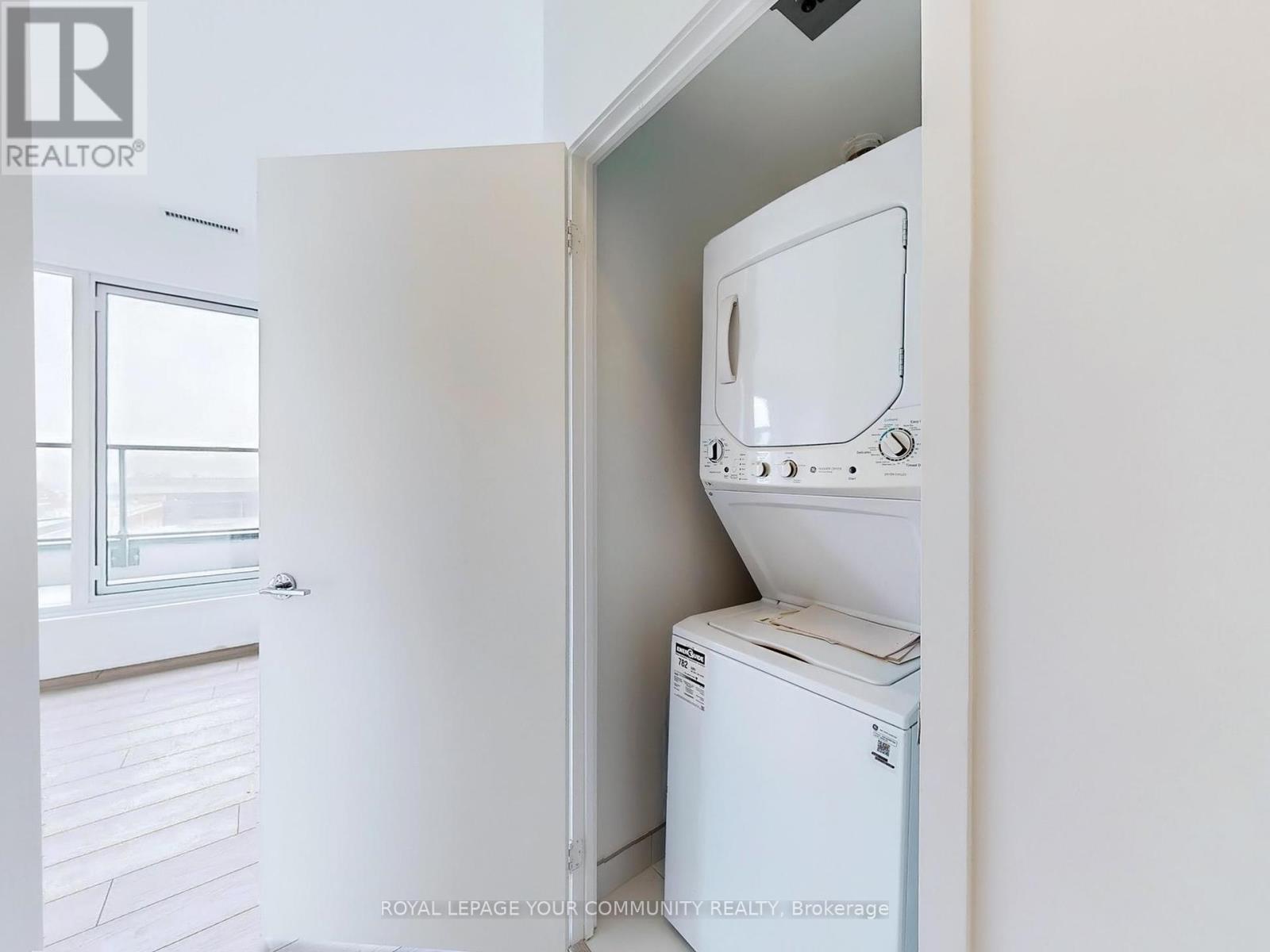 Photo 2 of 517 285 Dufferin Street, Toronto ON