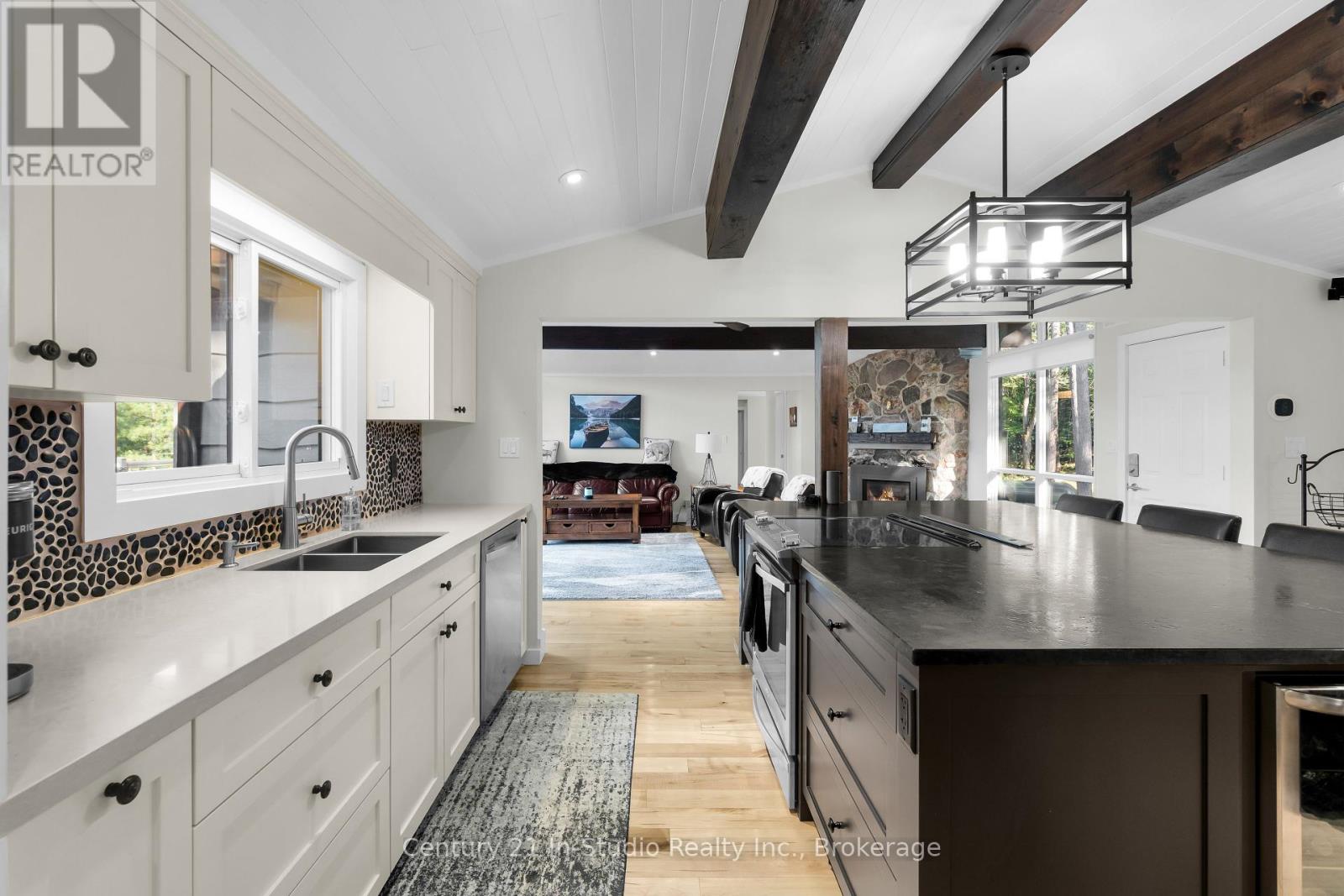 Photo 48 of 551 Peninsula Road, Gravenhurst ON