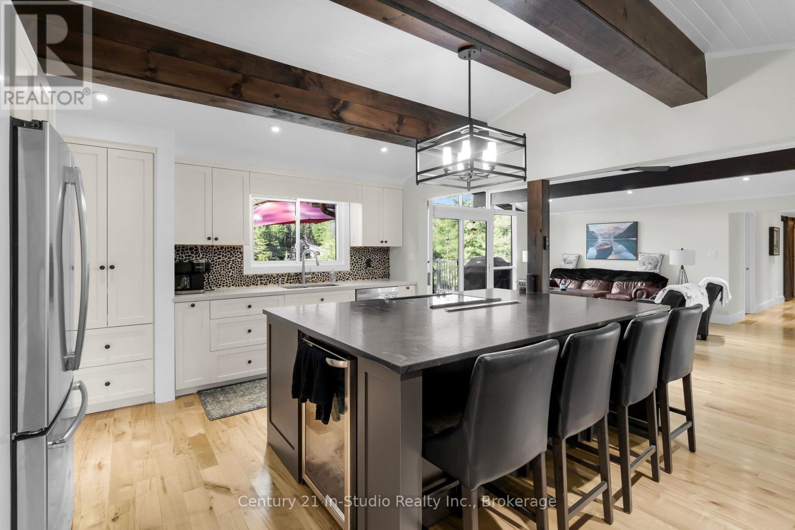 Photo 34 of 551 Peninsula Road, Gravenhurst ON