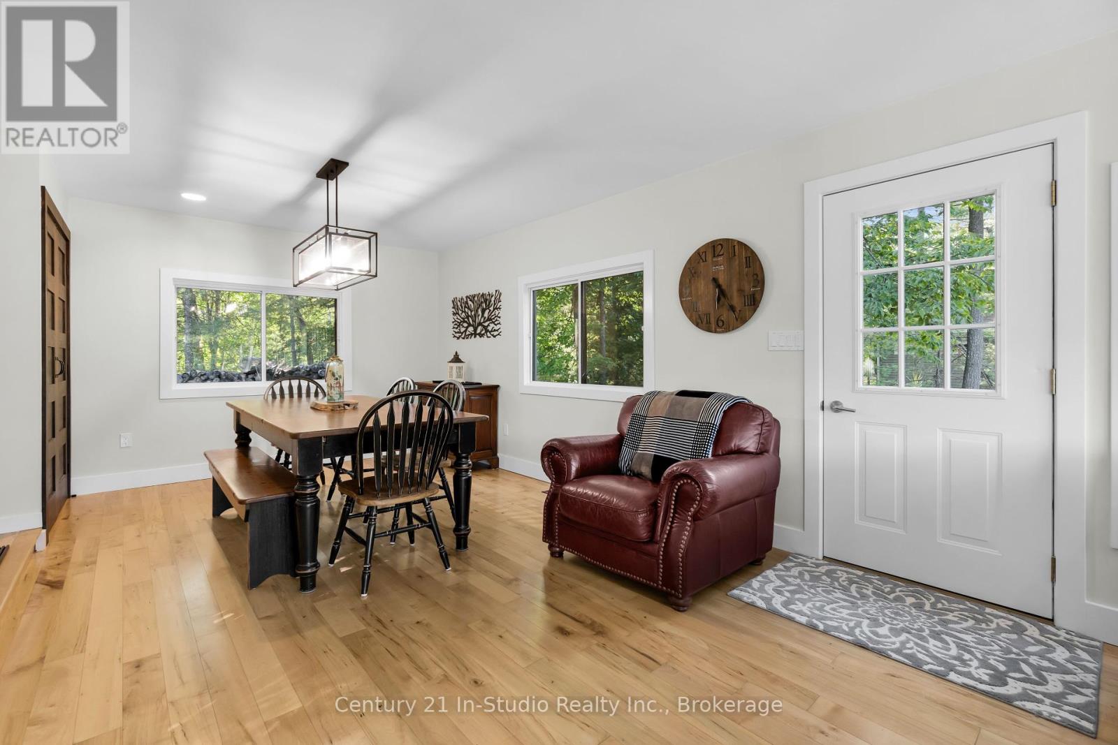 Photo 49 of 551 Peninsula Road, Gravenhurst ON