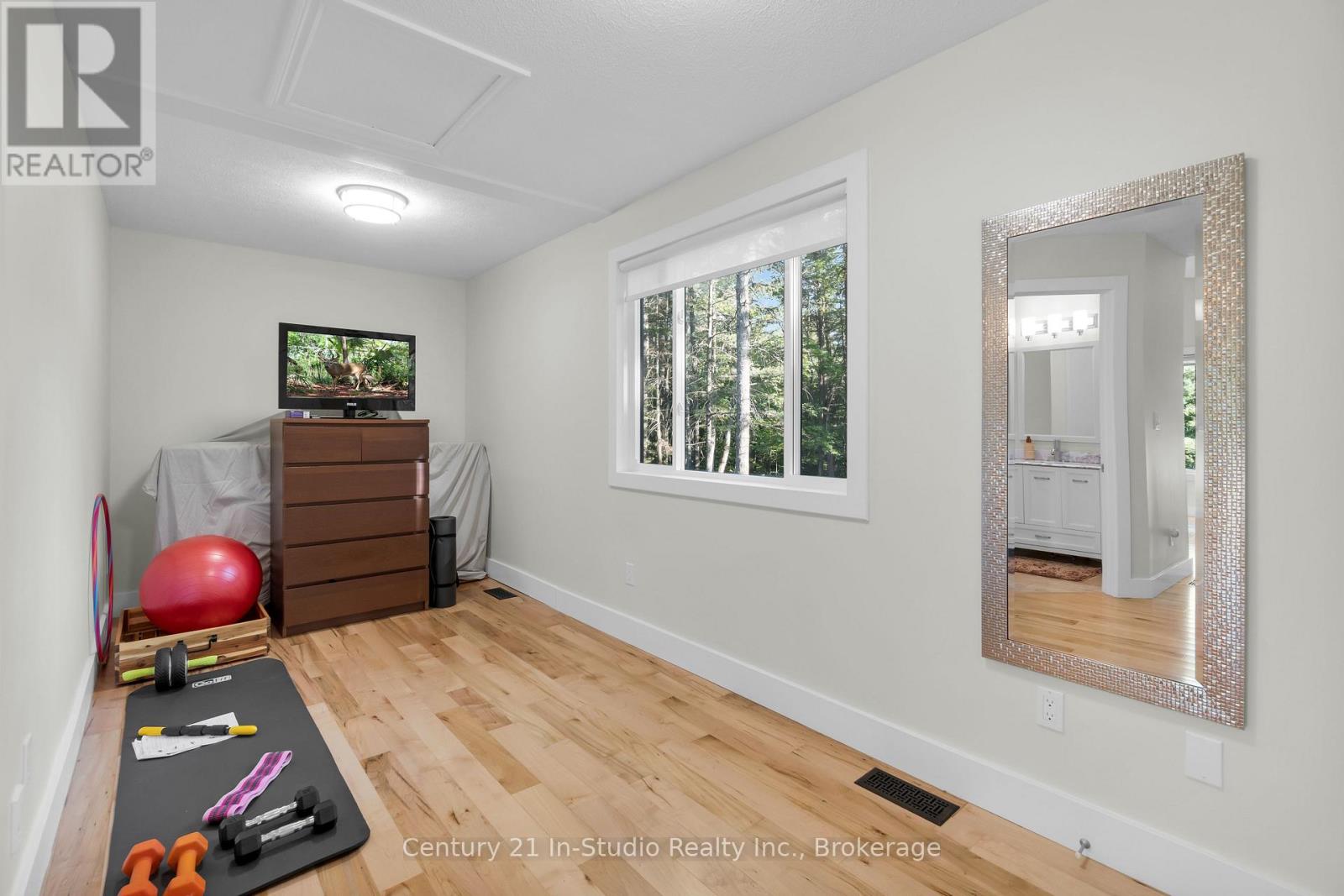 Photo 29 of 551 Peninsula Road, Gravenhurst ON