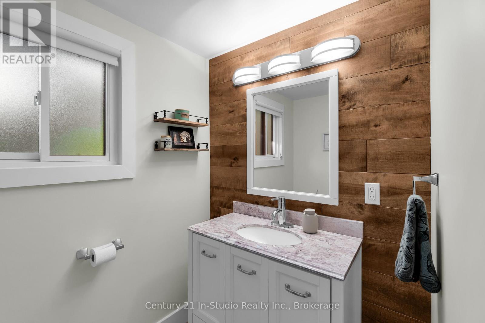 Photo 50 of 551 Peninsula Road, Gravenhurst ON