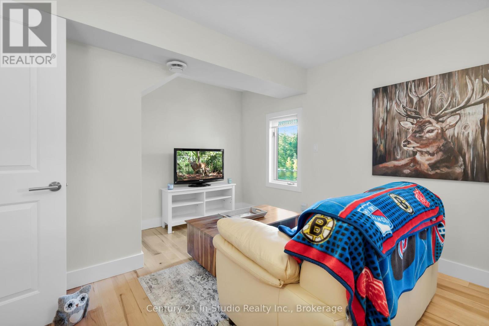 Photo 19 of 551 Peninsula Road, Gravenhurst ON