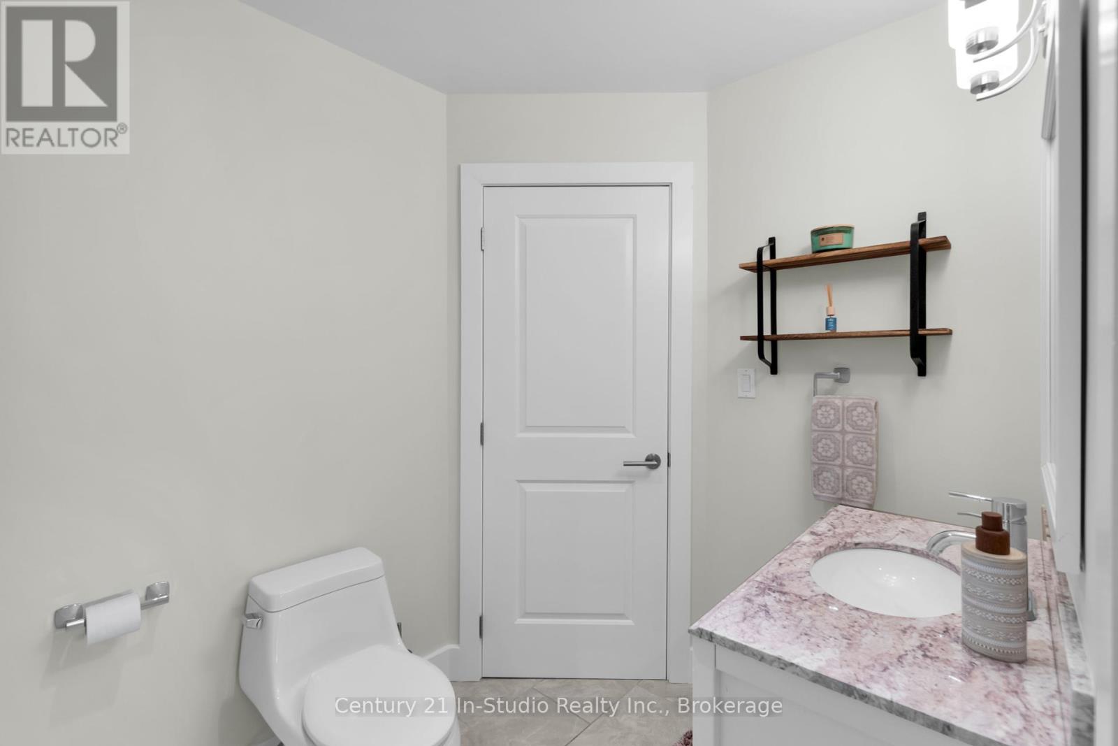 Photo 1 of 551 Peninsula Road, Gravenhurst ON