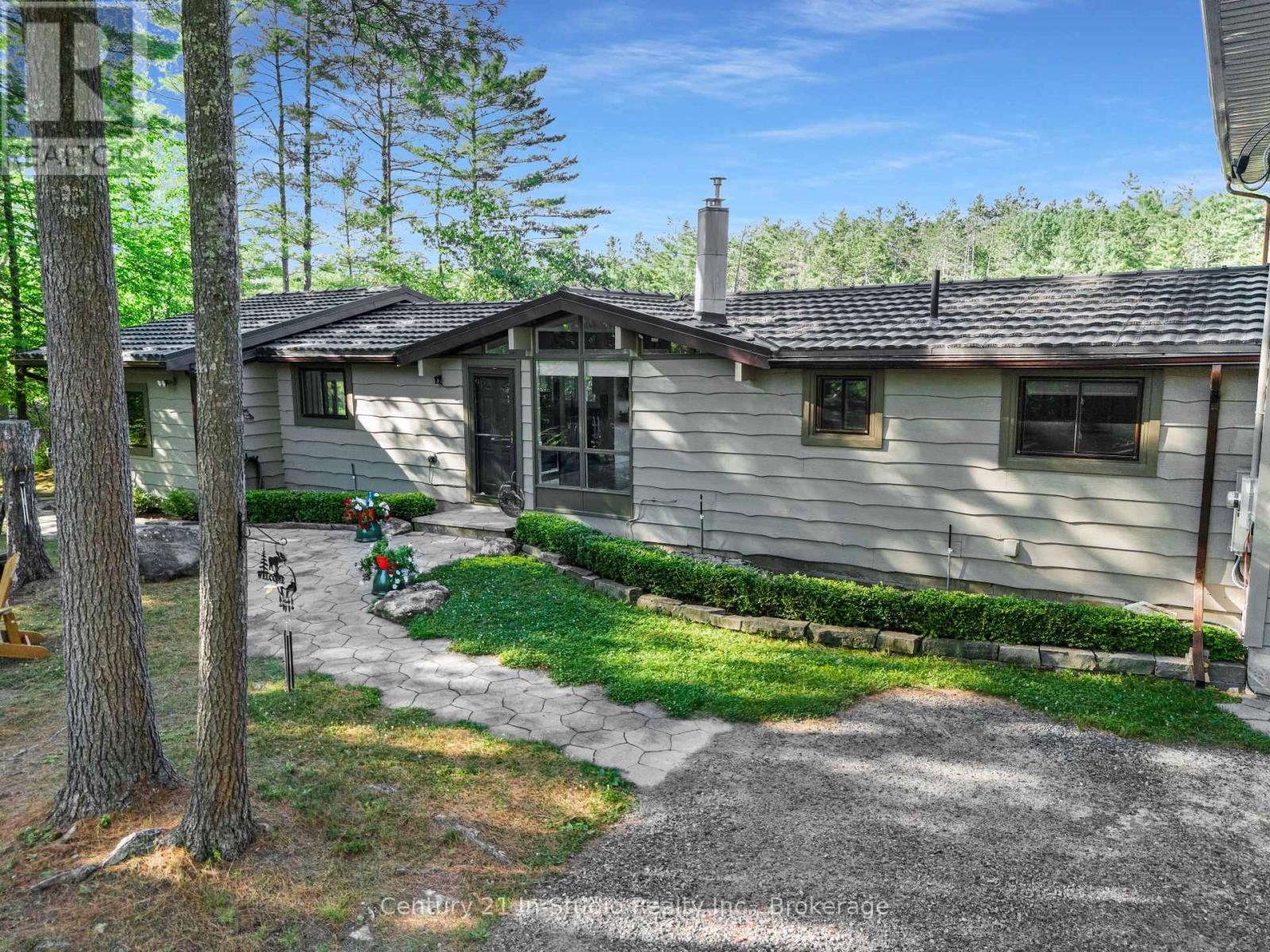 Photo 25 of 551 Peninsula Road, Gravenhurst ON