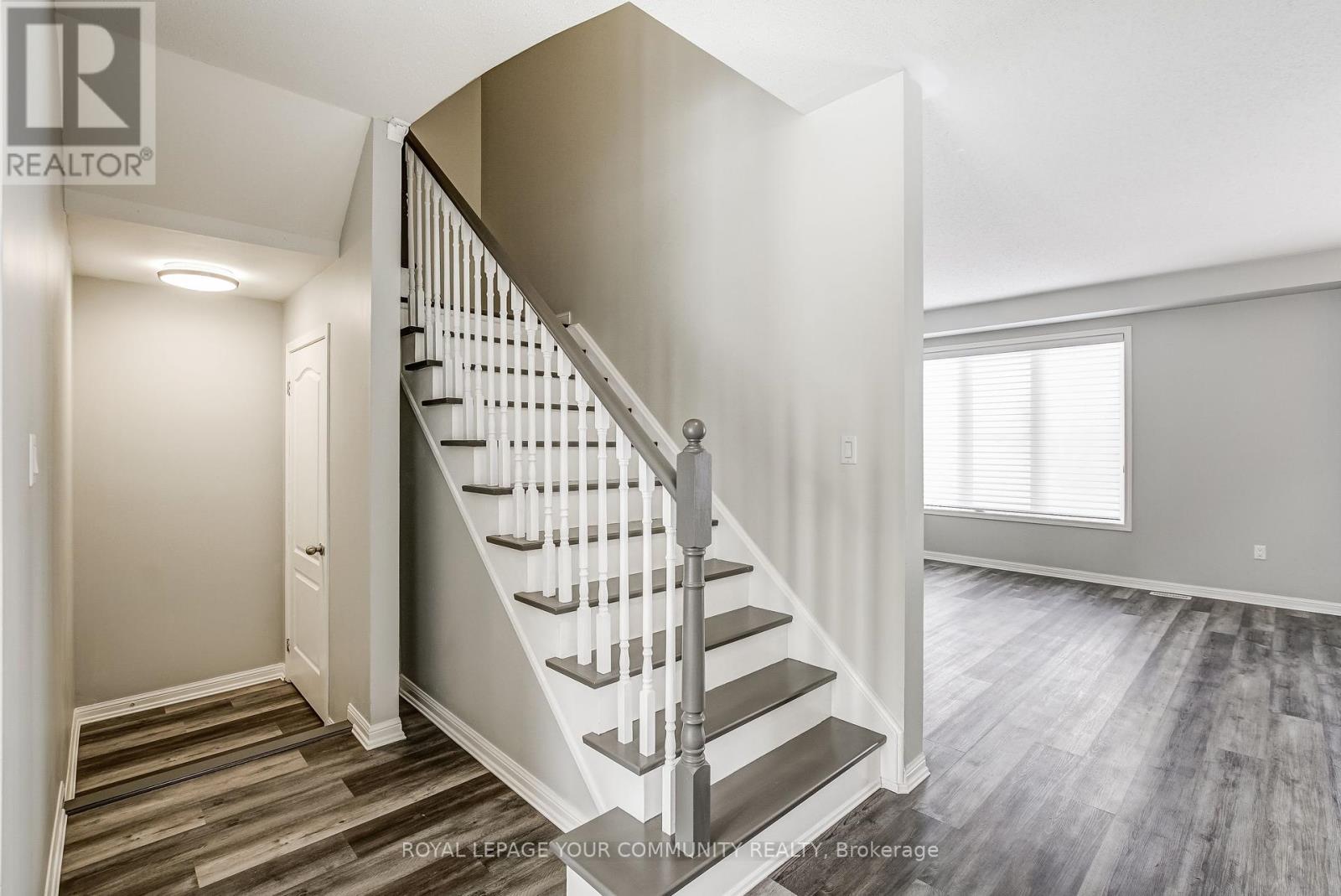 Photo 9 of 16 Don Hadden Crescent, Brock ON