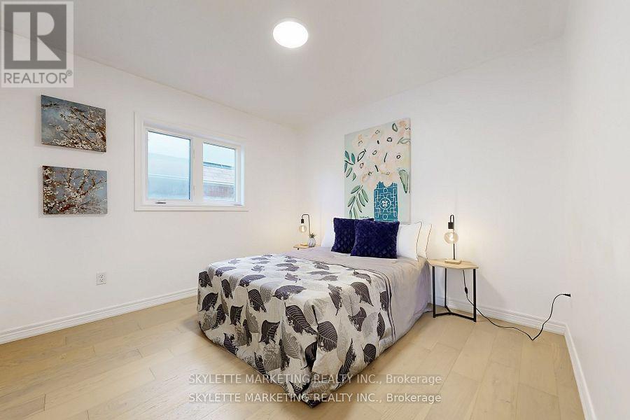 Photo 41 of 237 Woodspring Avenue, Newmarket ON