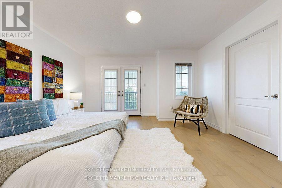 Photo 42 of 237 Woodspring Avenue, Newmarket ON