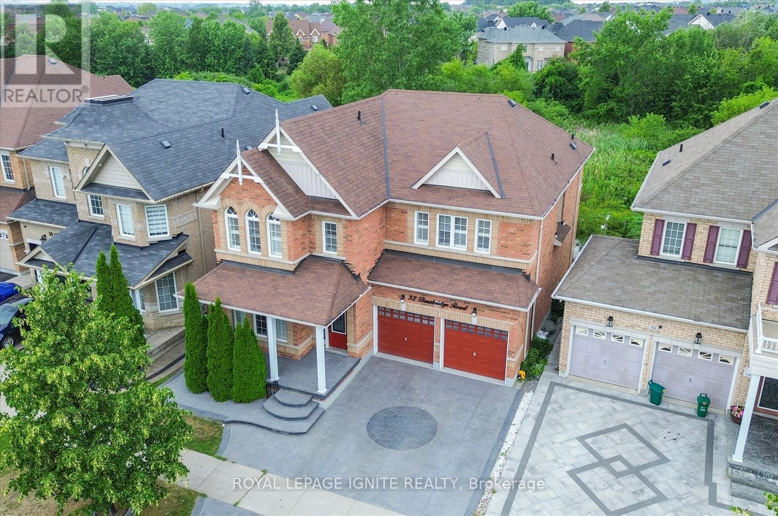 Photo 2 of 52 Bernbridge Road, Markham ON