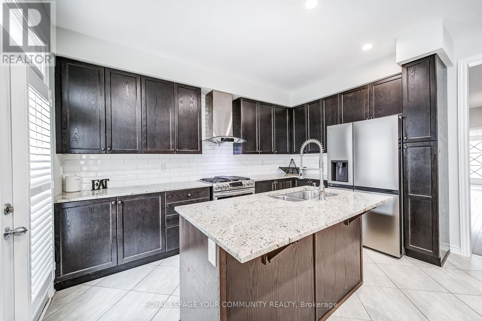 Photo 35 of 57 Lampkin Street, Georgina ON