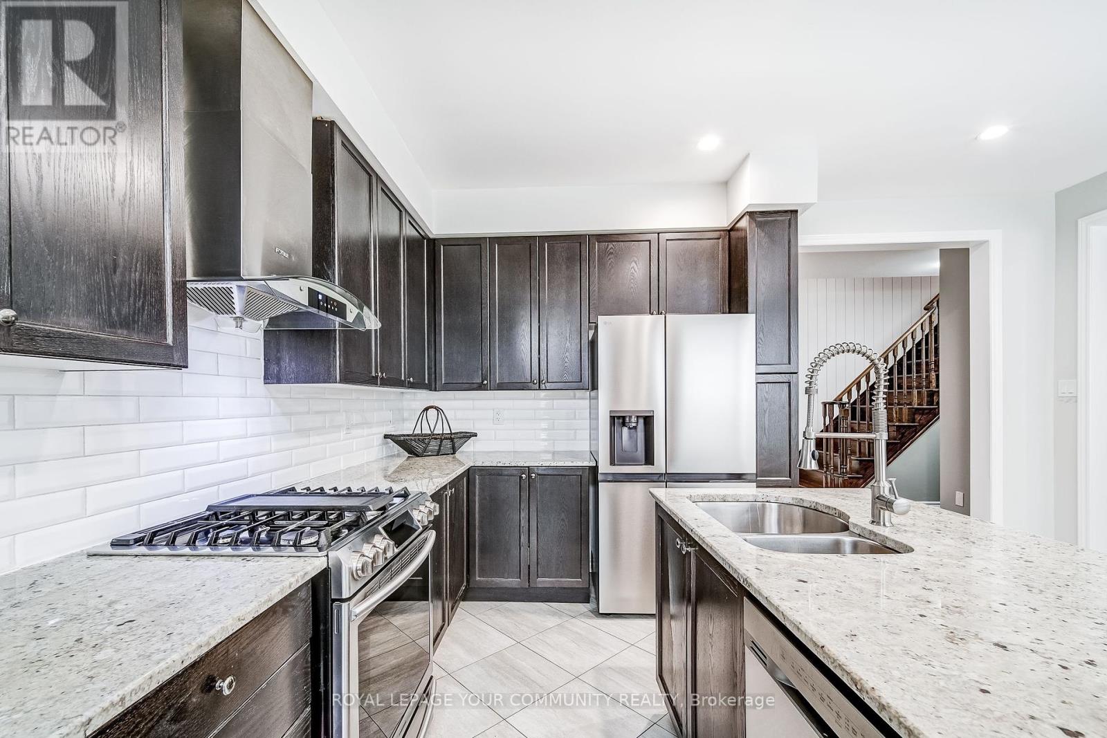Photo 34 of 57 Lampkin Street, Georgina ON