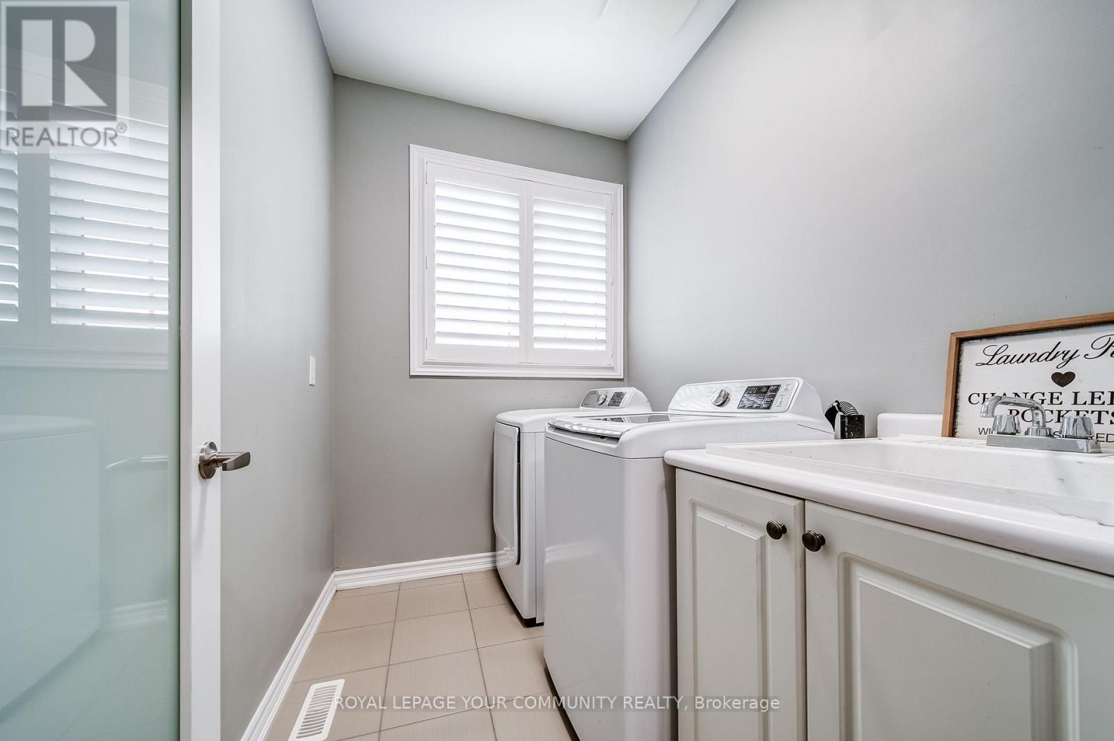 Photo 14 of 57 Lampkin Street, Georgina ON
