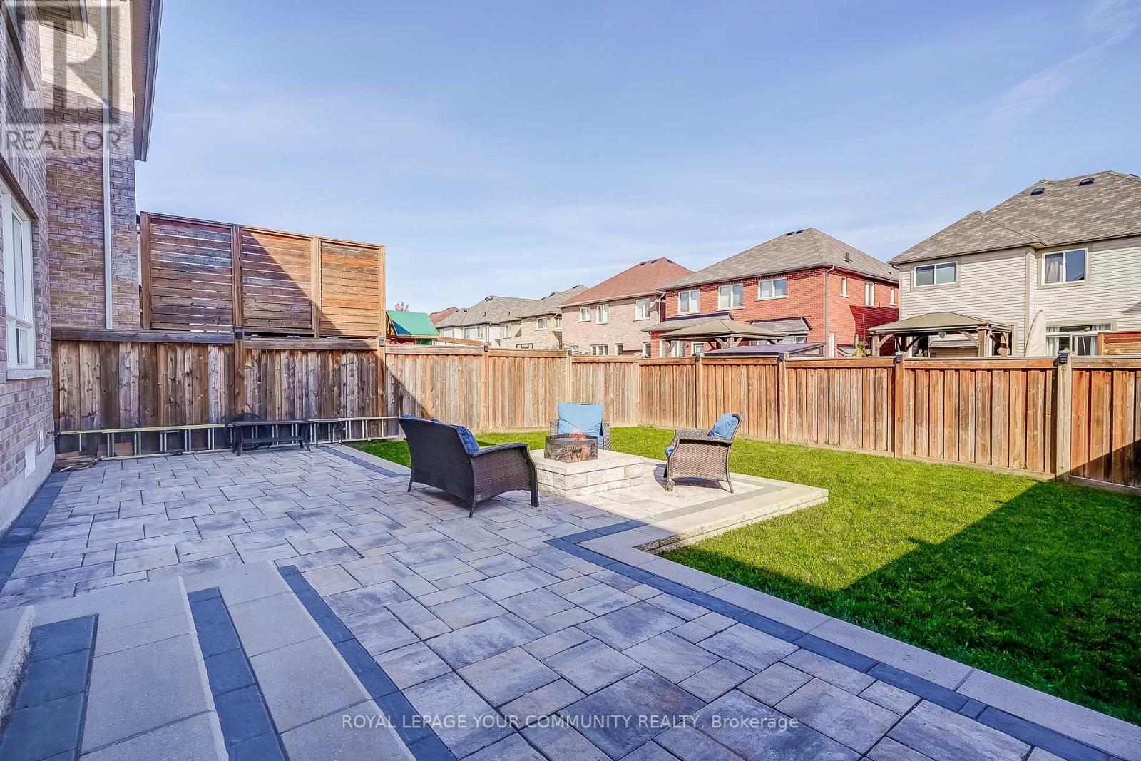 Photo 11 of 57 Lampkin Street, Georgina ON