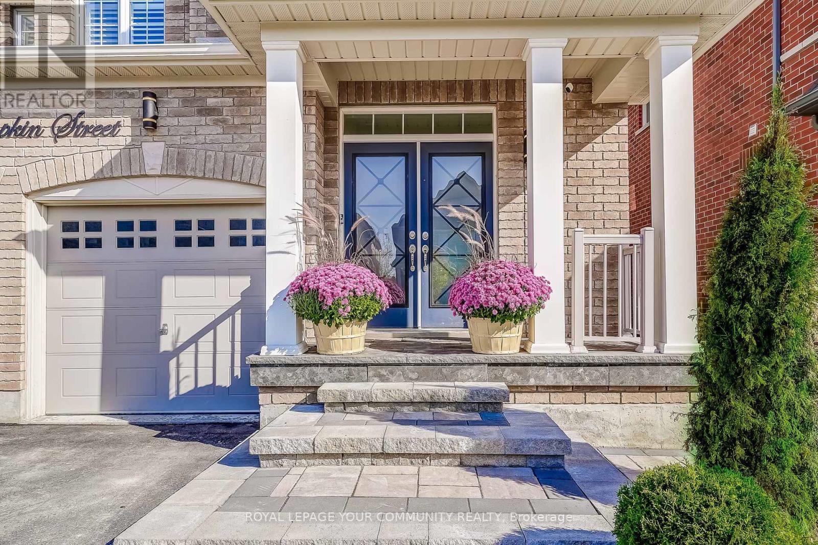 Photo 16 of 57 Lampkin Street, Georgina ON