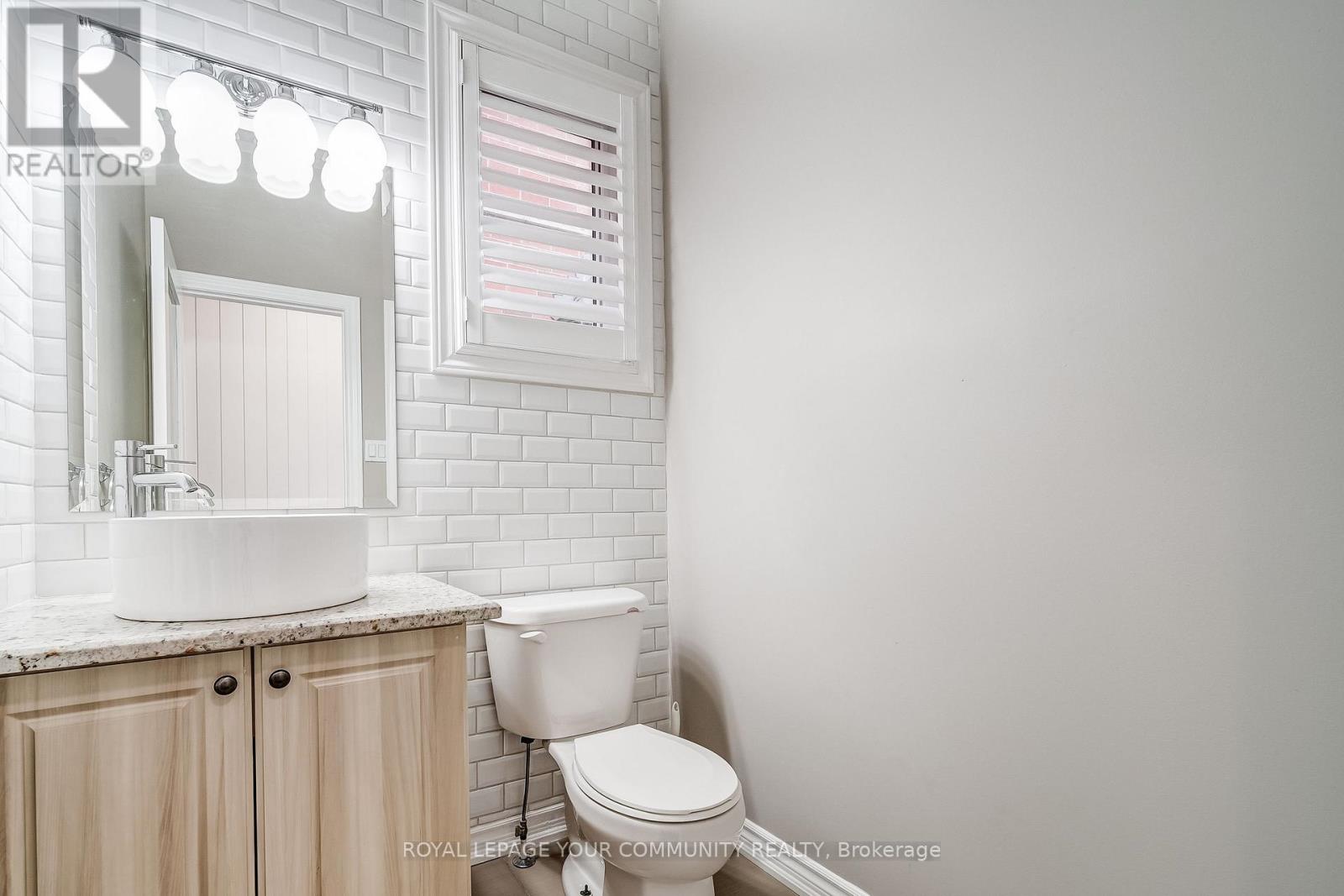 Photo 19 of 57 Lampkin Street, Georgina ON