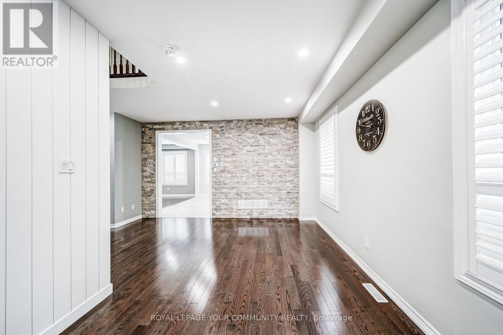 Photo 33 of 57 Lampkin Street, Georgina ON