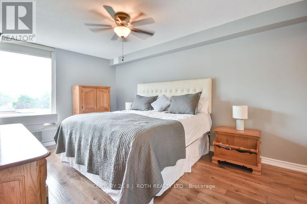 Photo 15 of 405 181 Collier Street, Barrie ON