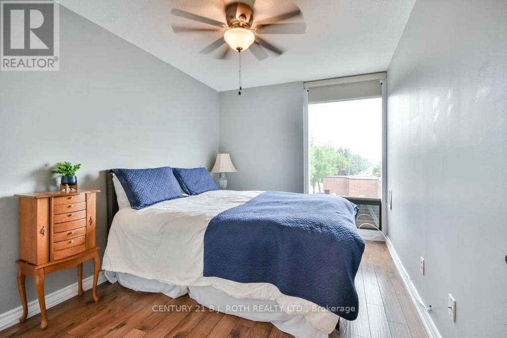 Photo 4 of 405 181 Collier Street, Barrie ON