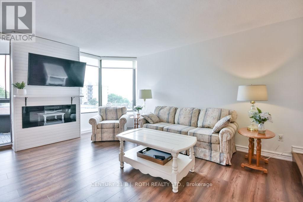 Photo 14 of 405 181 Collier Street, Barrie ON
