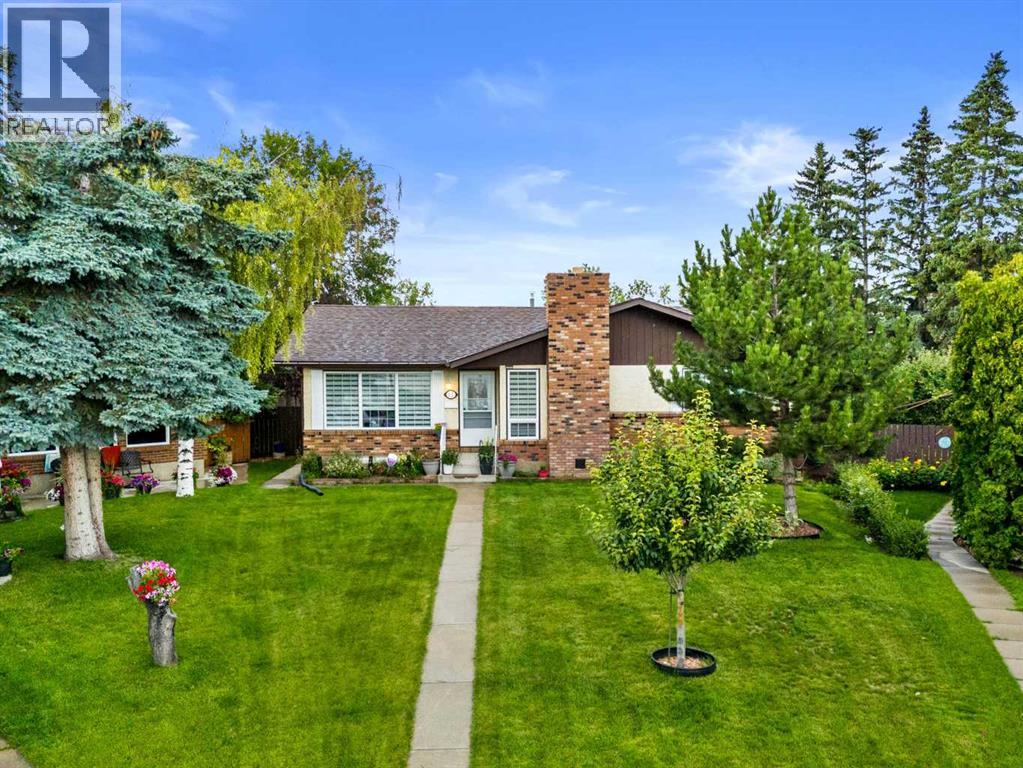 Single Family House Bungalow for Sale in  Whiteland Bay NE Whitehorn Calgary 