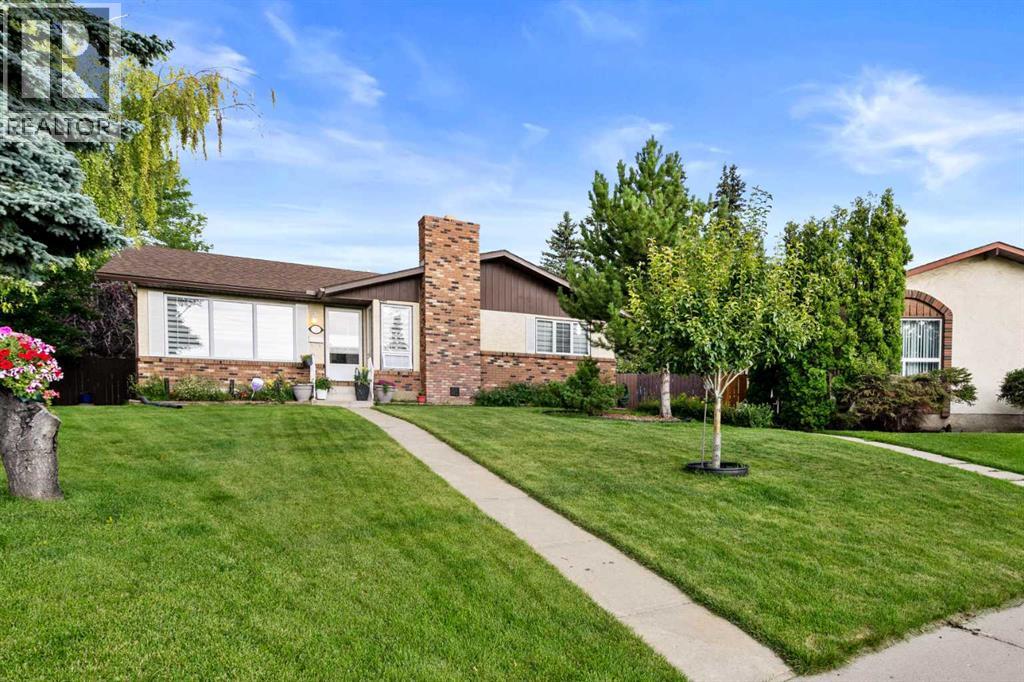 Single Family House Bungalow for Sale in  Whiteland Bay NE Whitehorn Calgary 