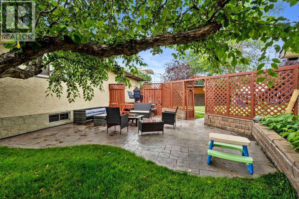 Single Family House Bungalow for Sale in  Whiteland Bay NE Whitehorn Calgary 