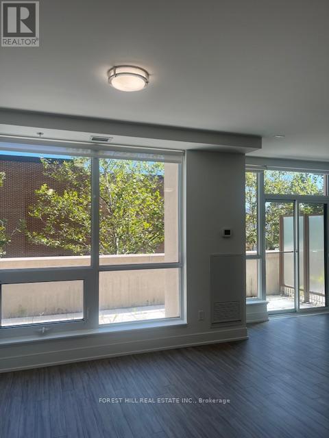 Photo 6 of Th 9 310 Tweedsmuir Avenue, Toronto ON