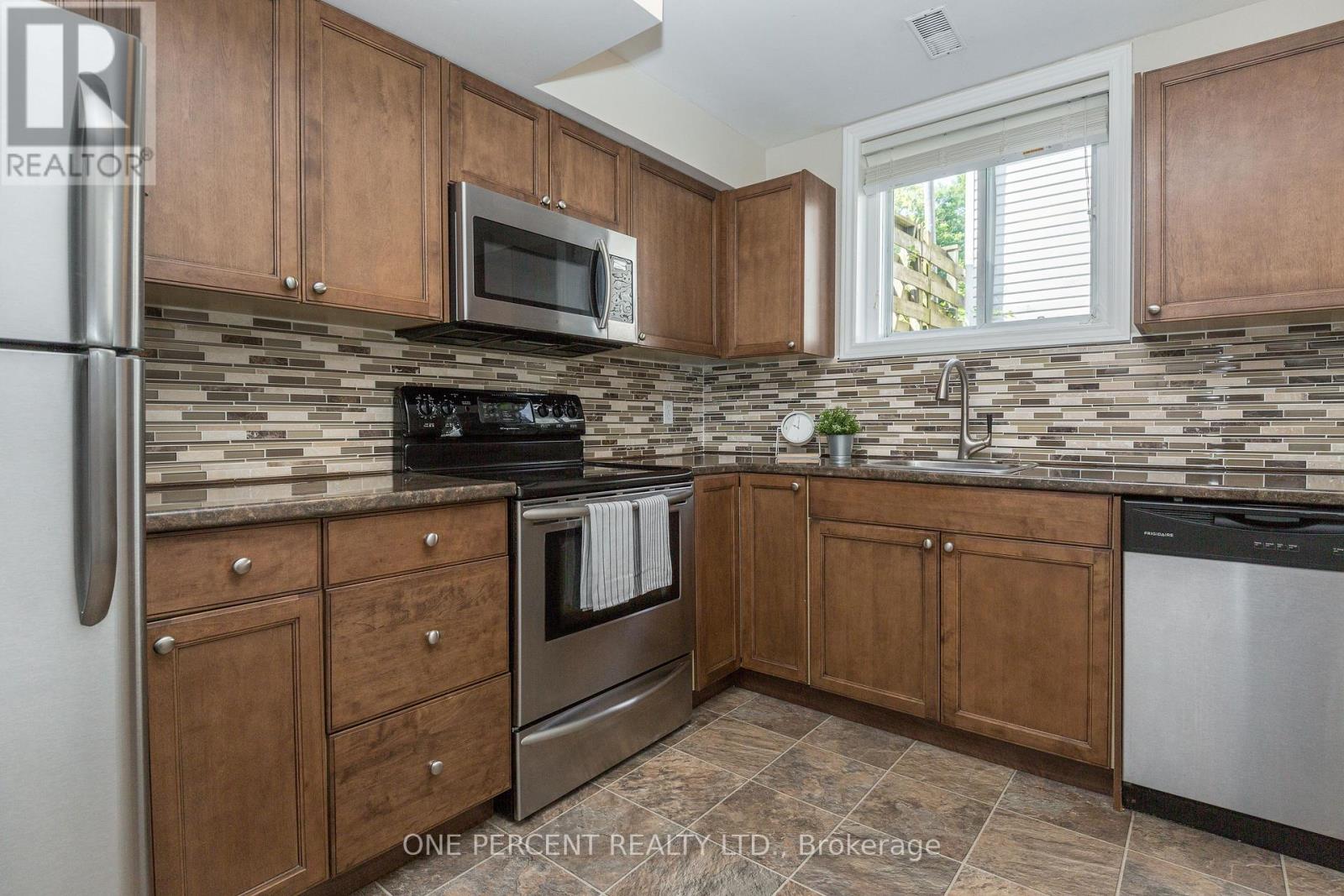Photo 24 of 55 Fittons Road E, Orillia ON