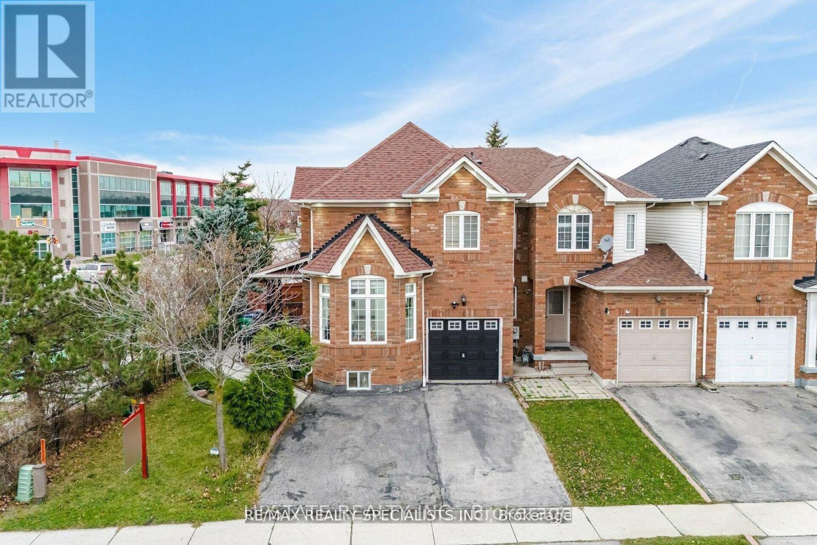 Photo 2 of 76 Thunderbird Trail, Brampton ON