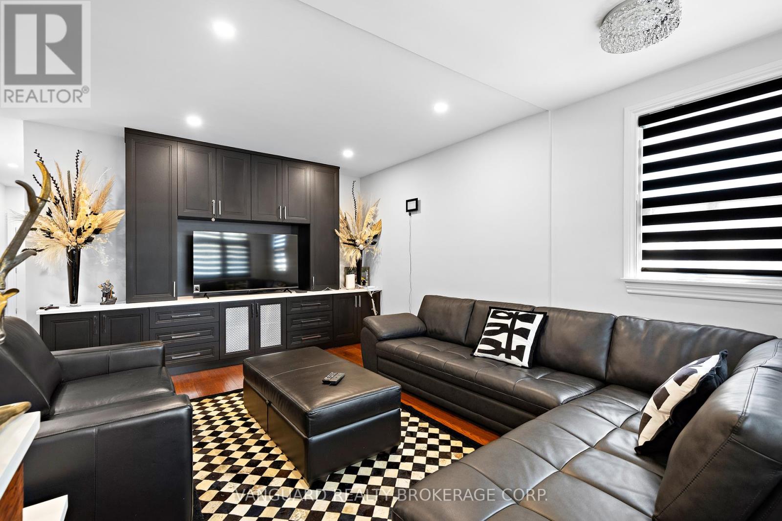Photo 28 of 220 Belgravia Avenue, Toronto ON