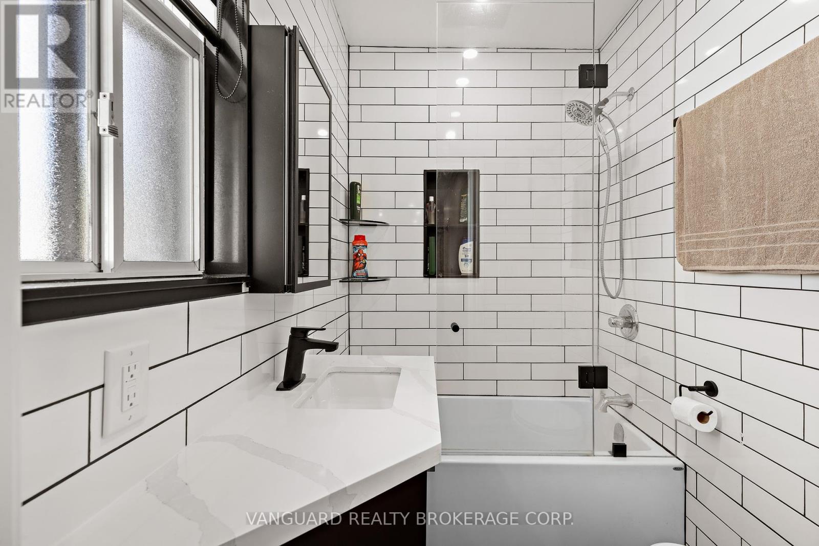 Photo 8 of 220 Belgravia Avenue, Toronto ON