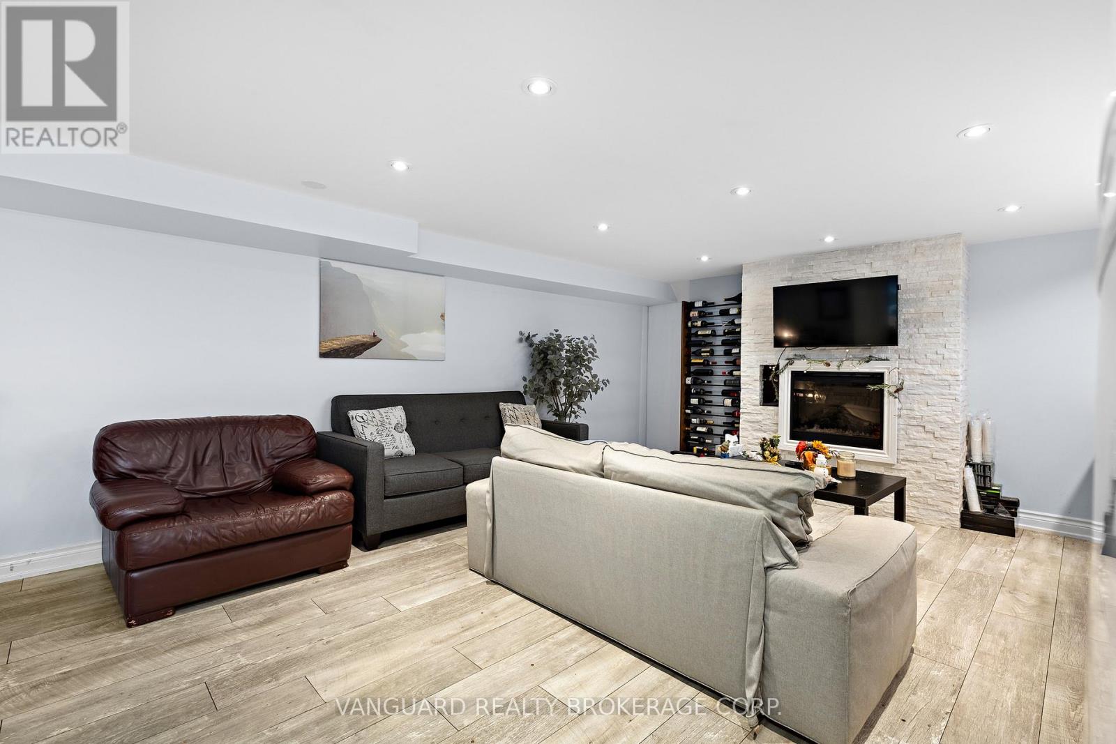 Photo 34 of 220 Belgravia Avenue, Toronto ON