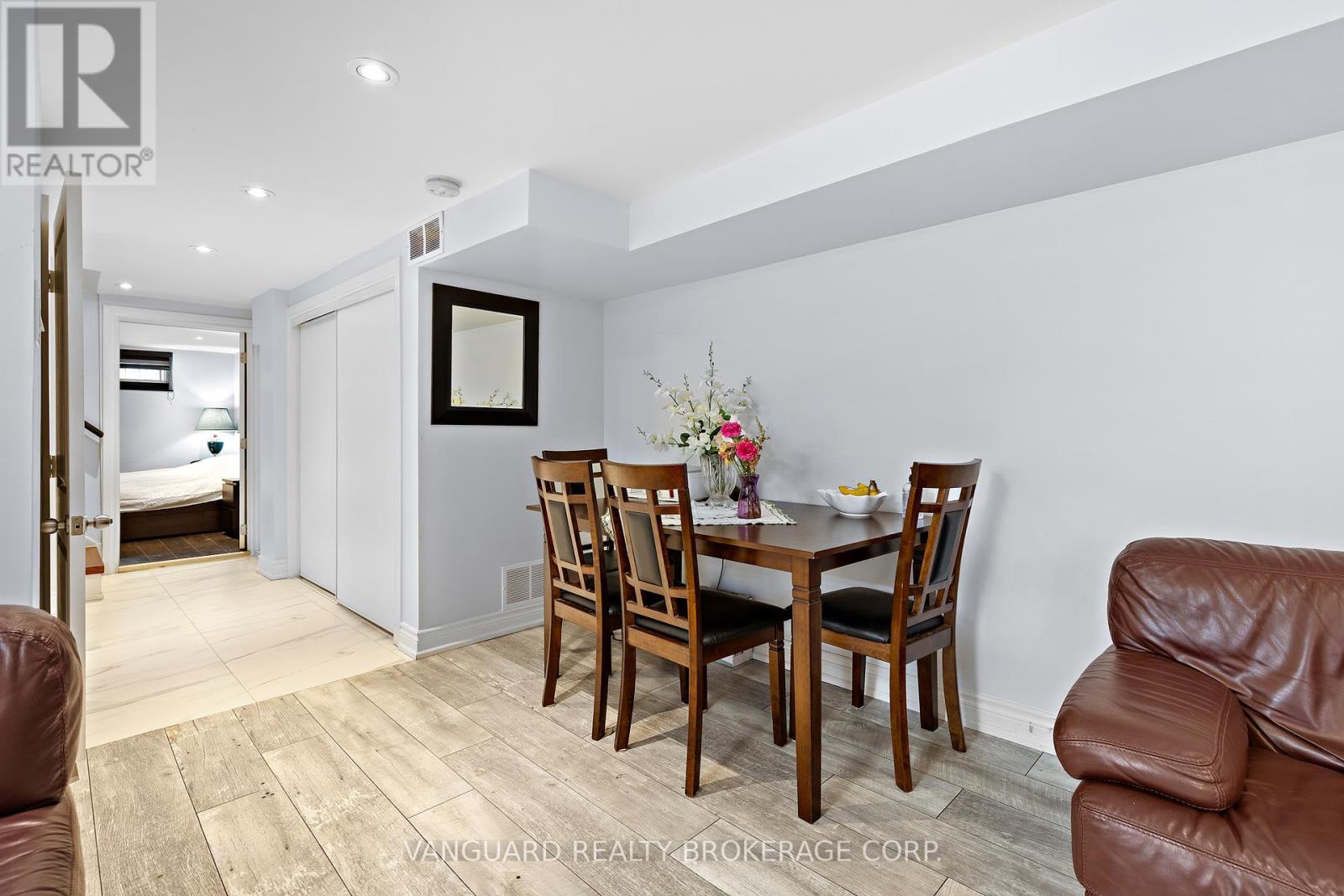 Photo 32 of 220 Belgravia Avenue, Toronto ON