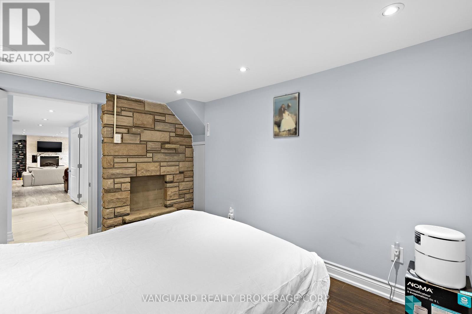 Photo 21 of 220 Belgravia Avenue, Toronto ON