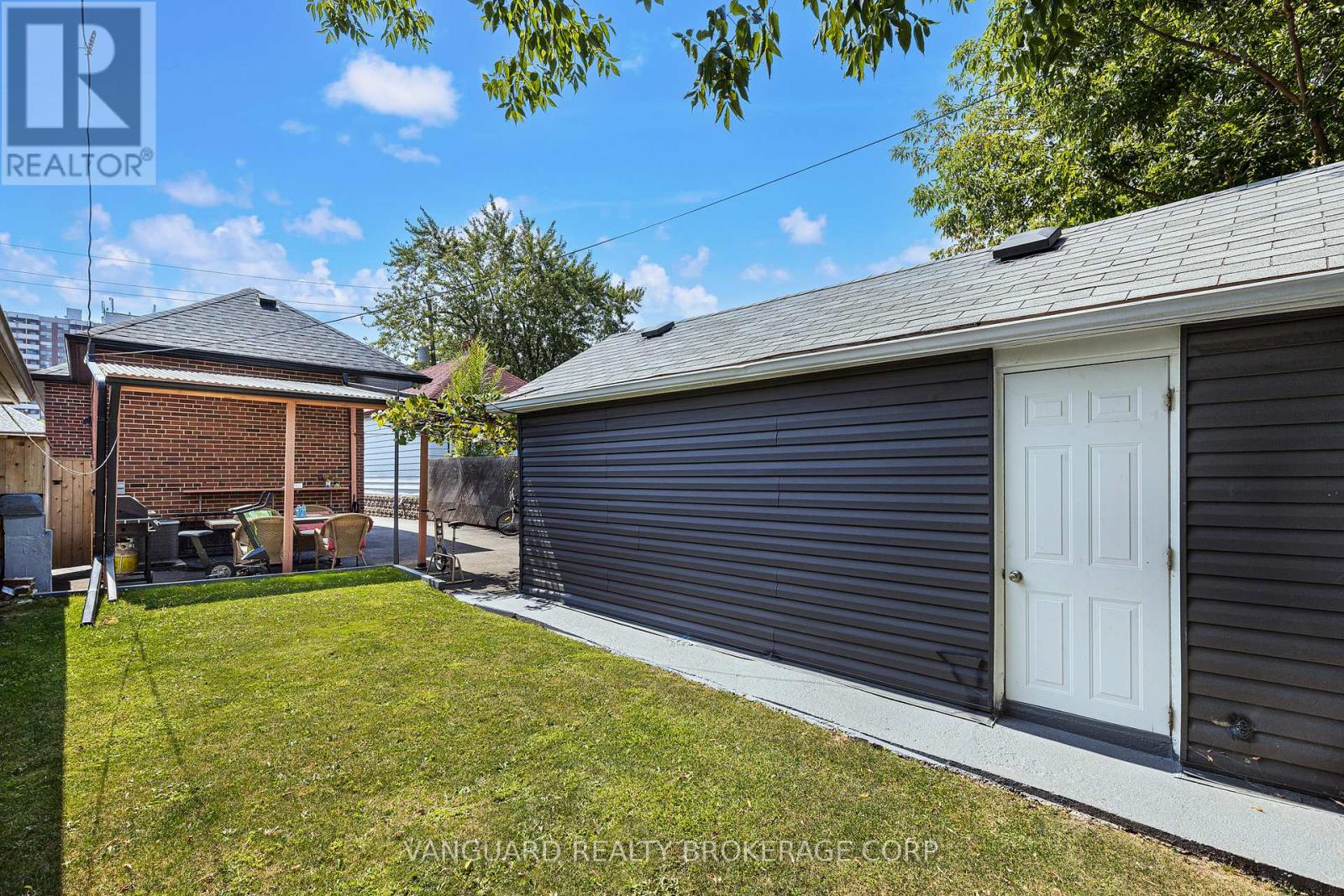 Photo 19 of 220 Belgravia Avenue, Toronto ON