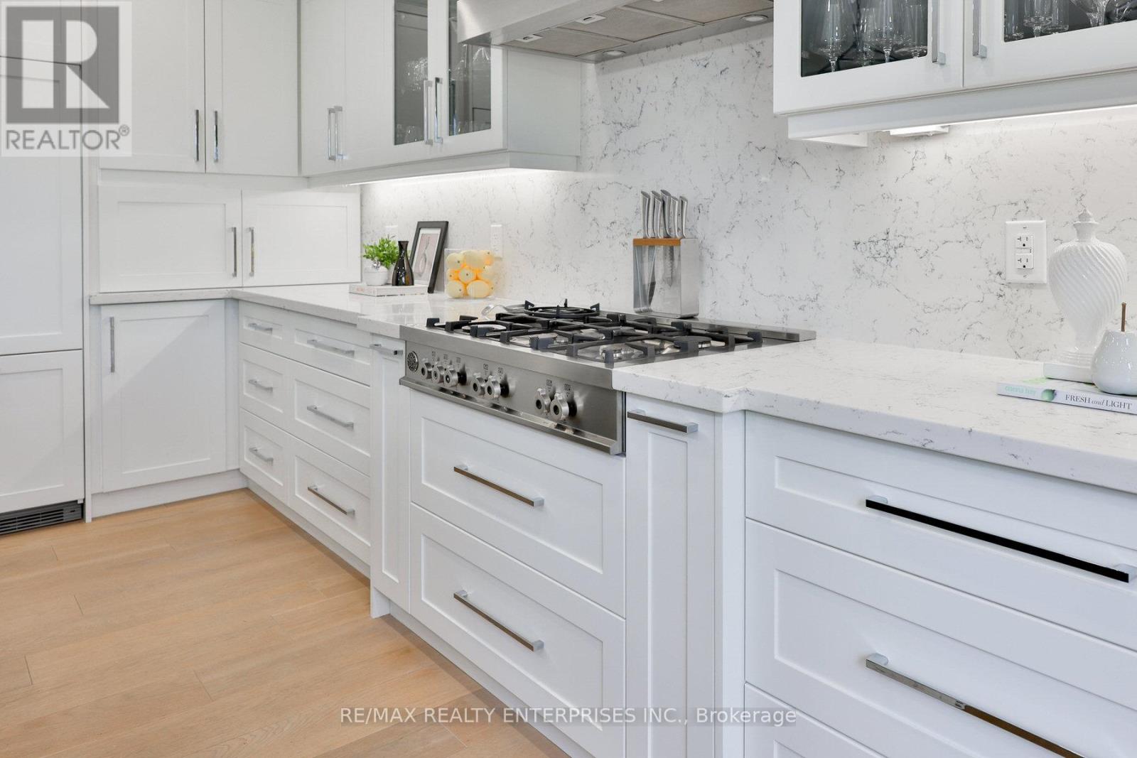 Photo 10 of 1215 Indian Road, Mississauga ON