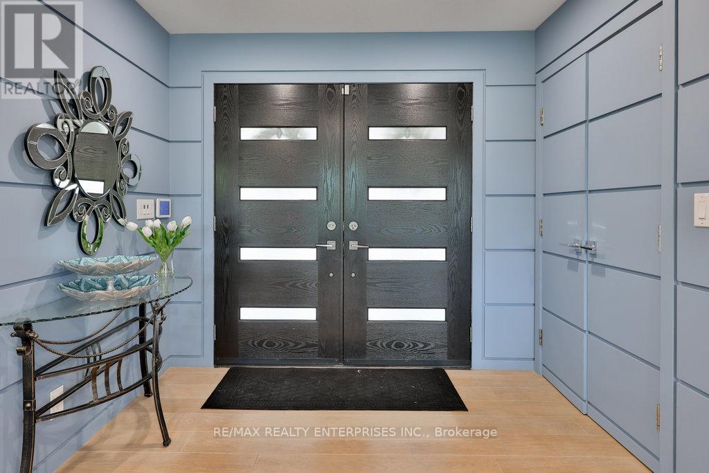Photo 5 of 1215 Indian Road, Mississauga ON