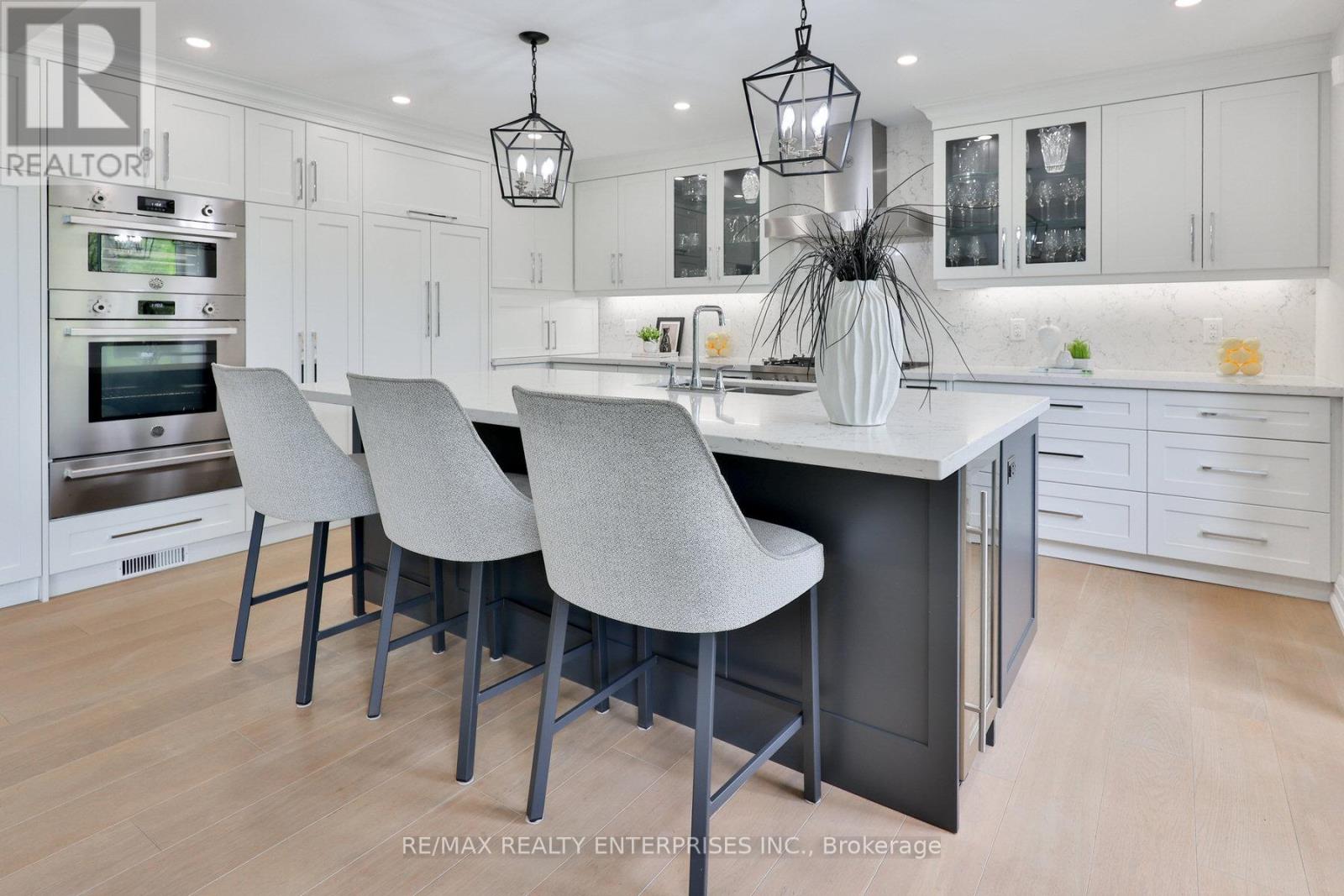 Photo 7 of 1215 Indian Road, Mississauga ON