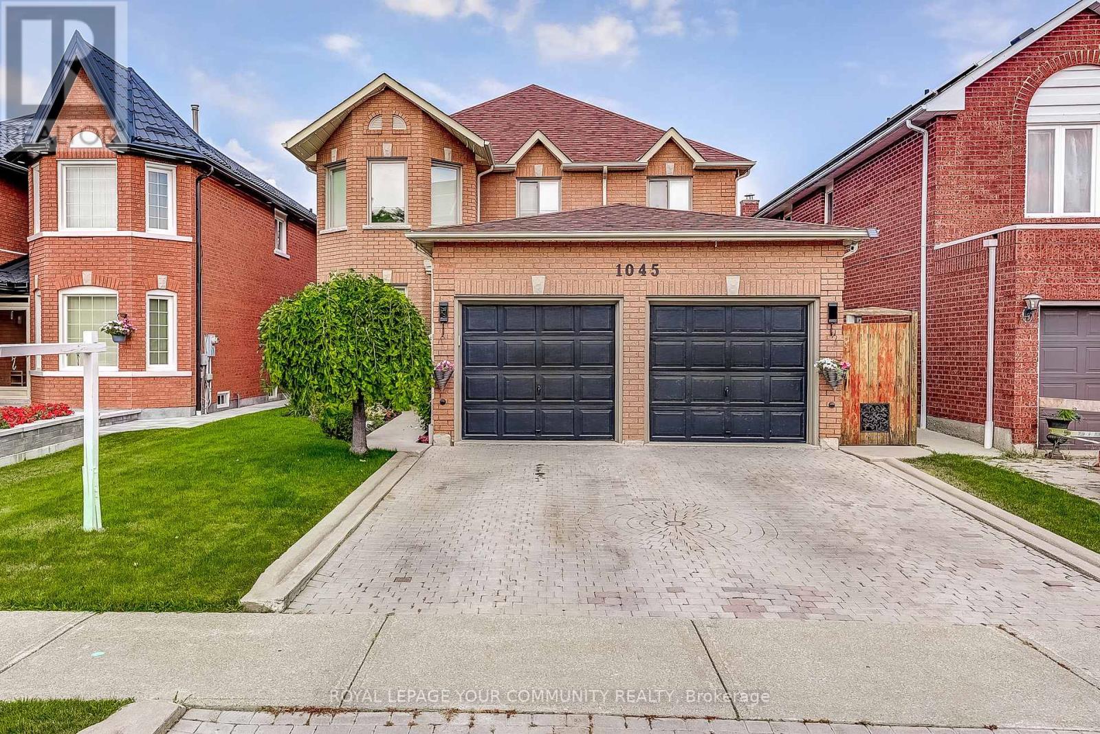 Photo 1 of 1045 Sherwood Mills Boulevard, Mississauga ON
