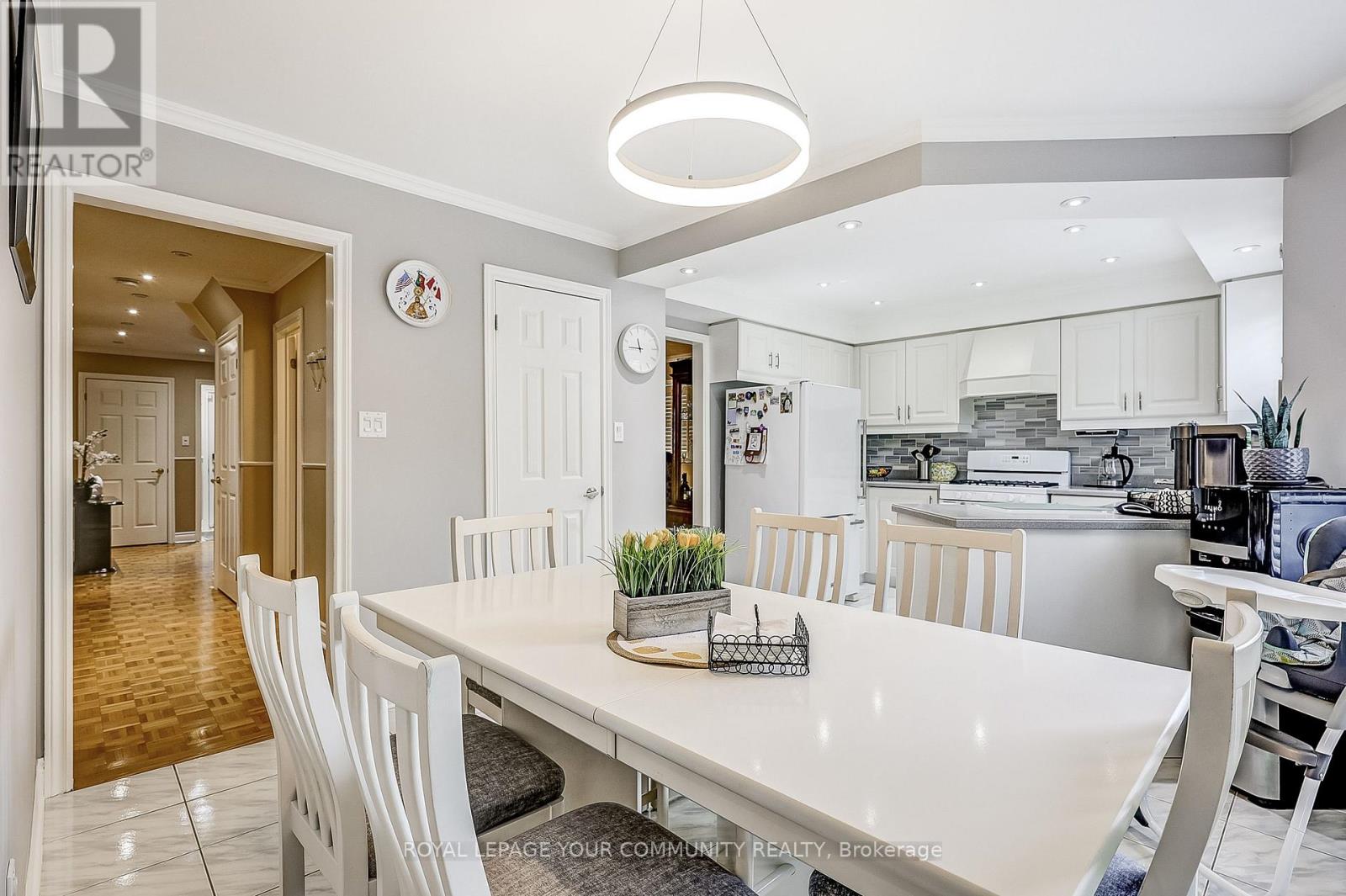 Photo 15 of 1045 Sherwood Mills Boulevard, Mississauga ON