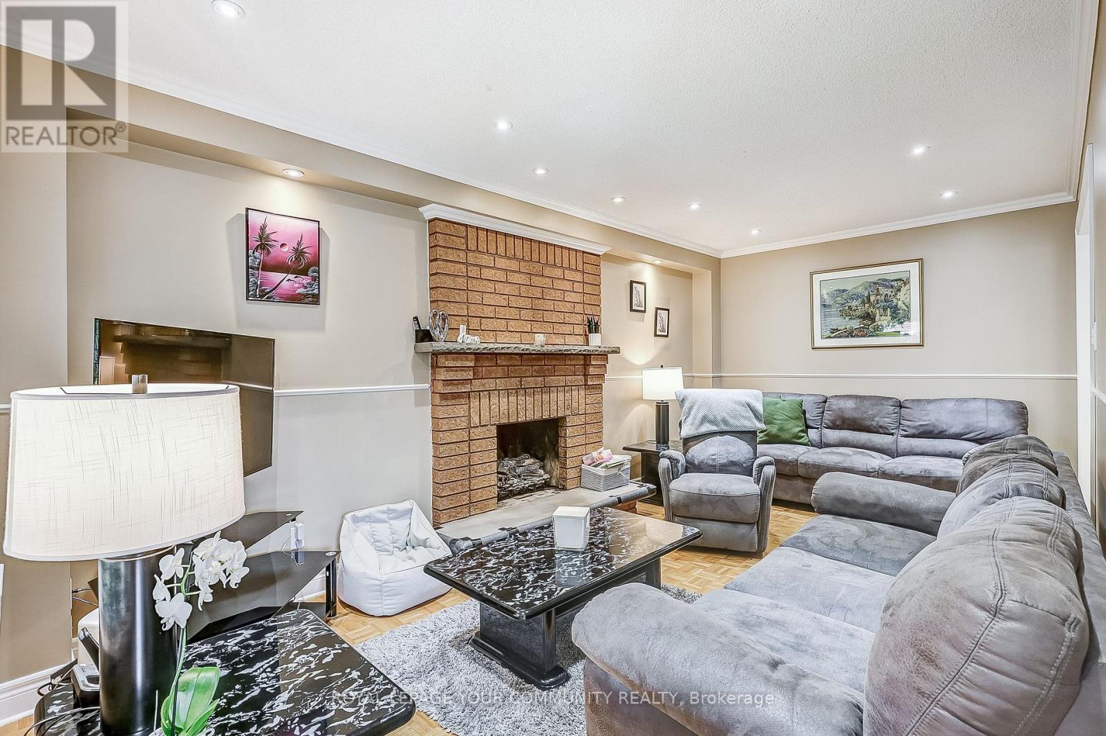 Photo 16 of 1045 Sherwood Mills Boulevard, Mississauga ON