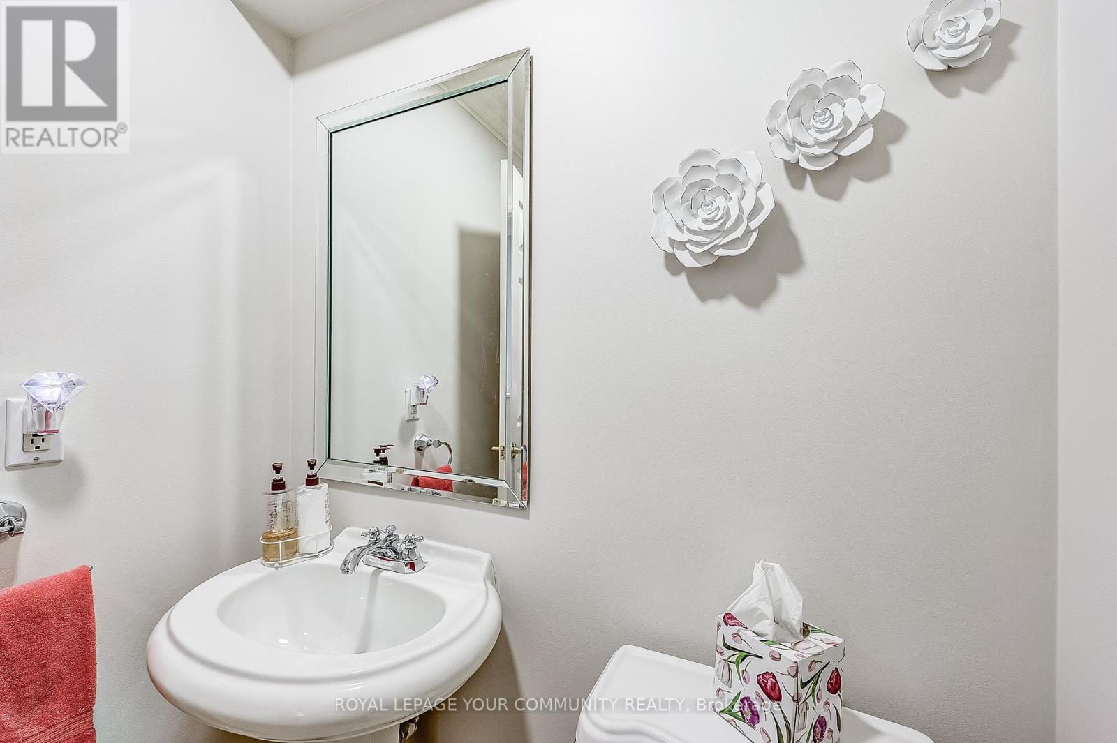 Photo 18 of 1045 Sherwood Mills Boulevard, Mississauga ON