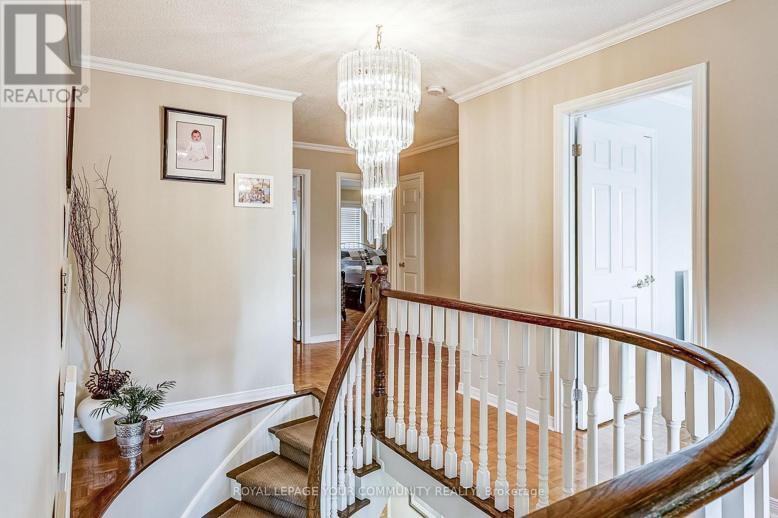 Photo 23 of 1045 Sherwood Mills Boulevard, Mississauga ON