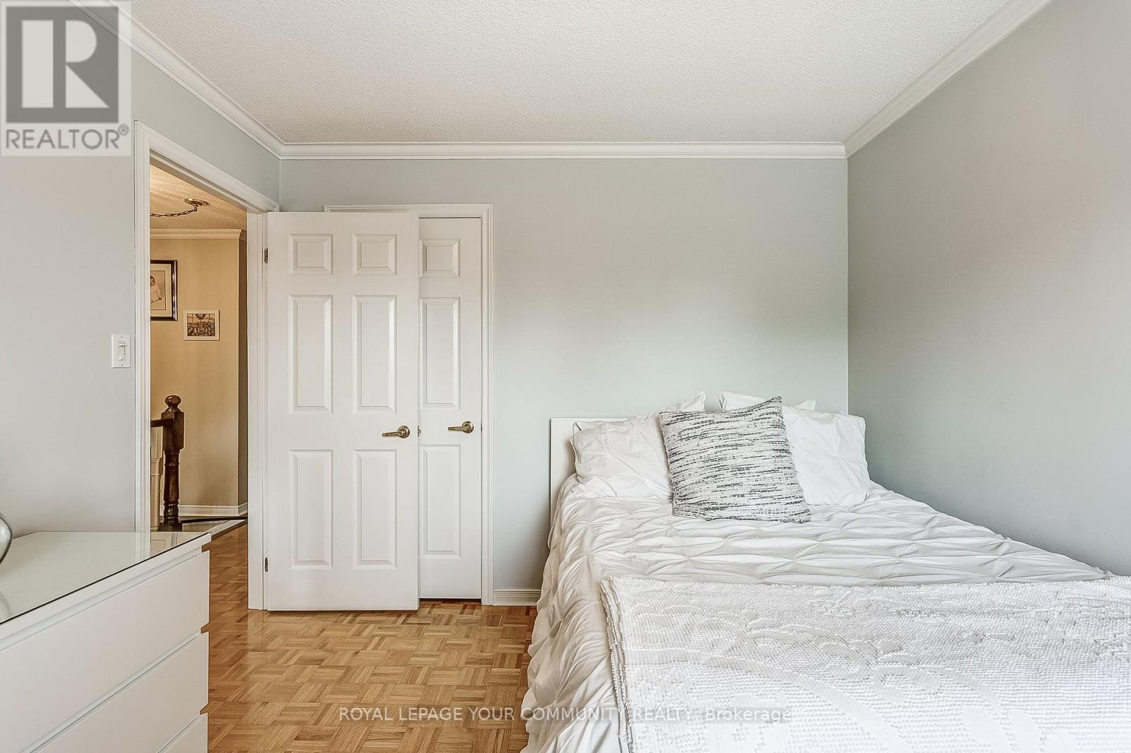 Photo 28 of 1045 Sherwood Mills Boulevard, Mississauga ON
