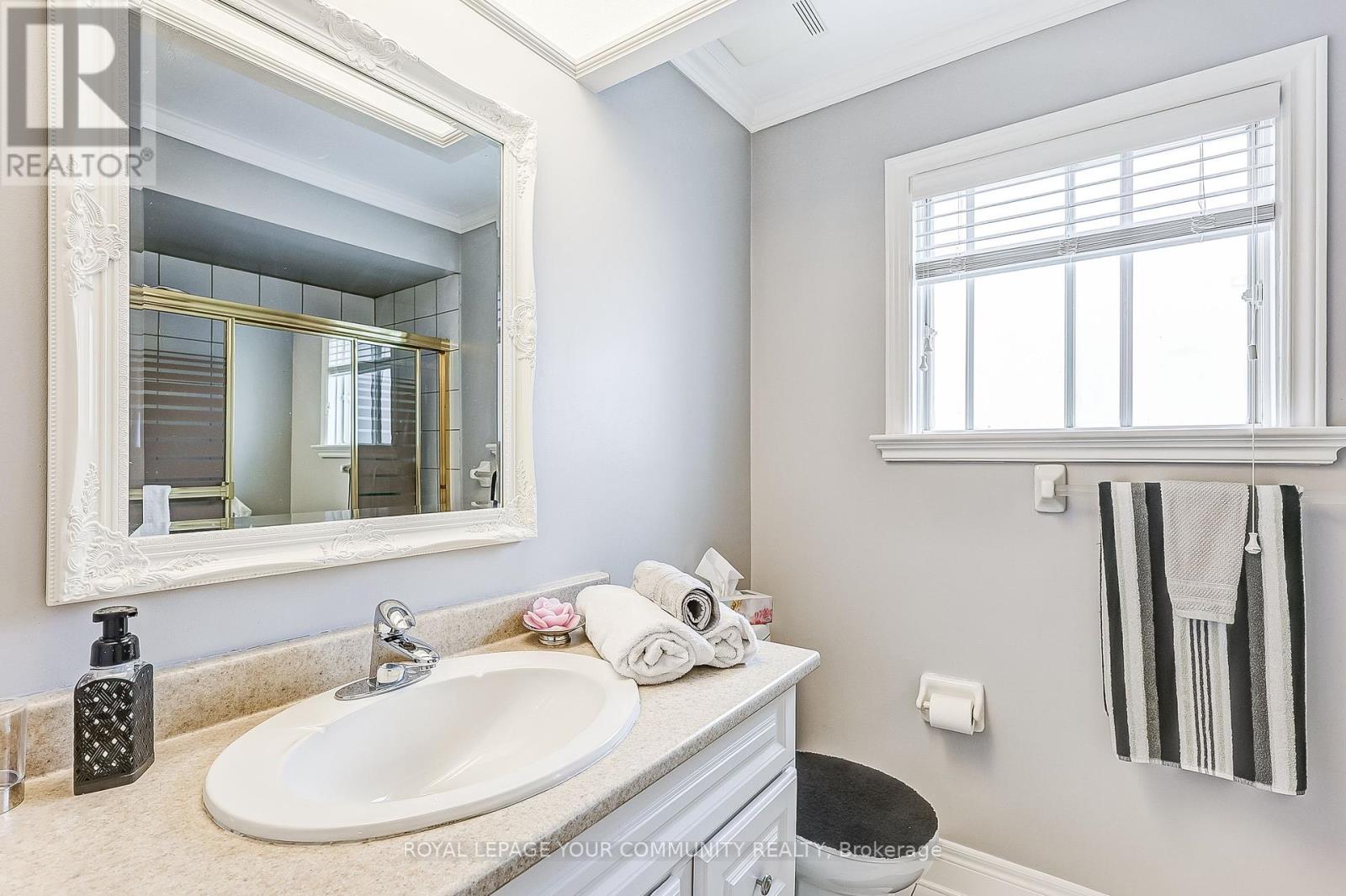 Photo 30 of 1045 Sherwood Mills Boulevard, Mississauga ON