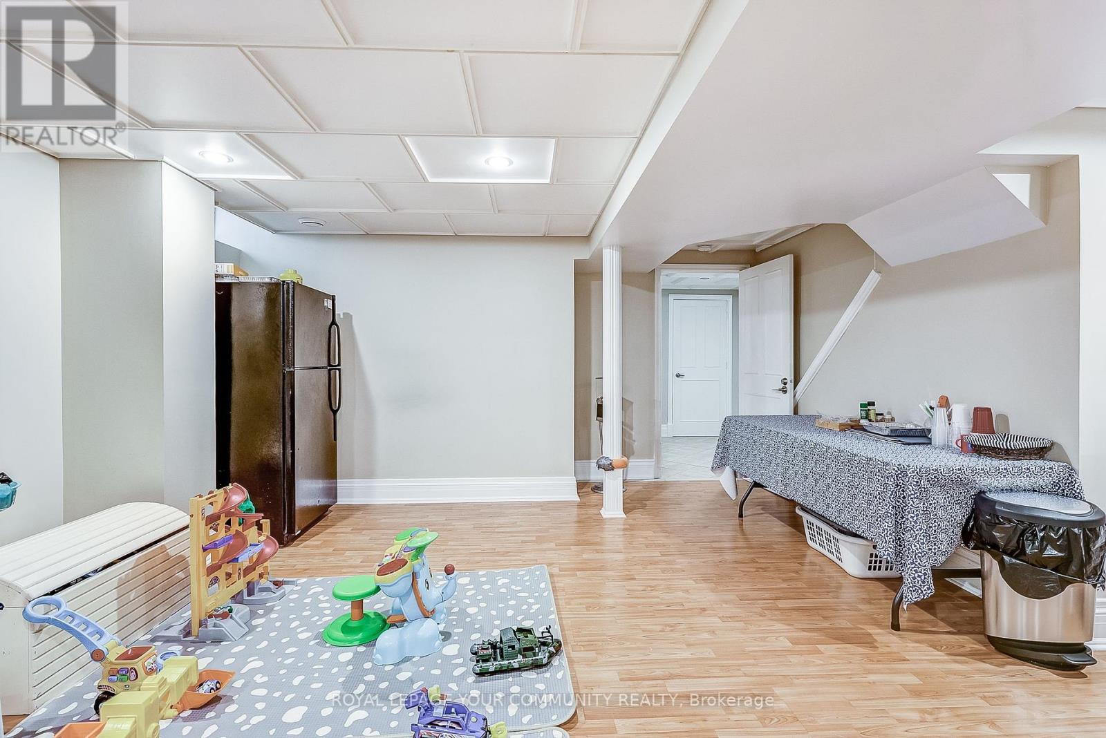 Photo 37 of 1045 Sherwood Mills Boulevard, Mississauga ON