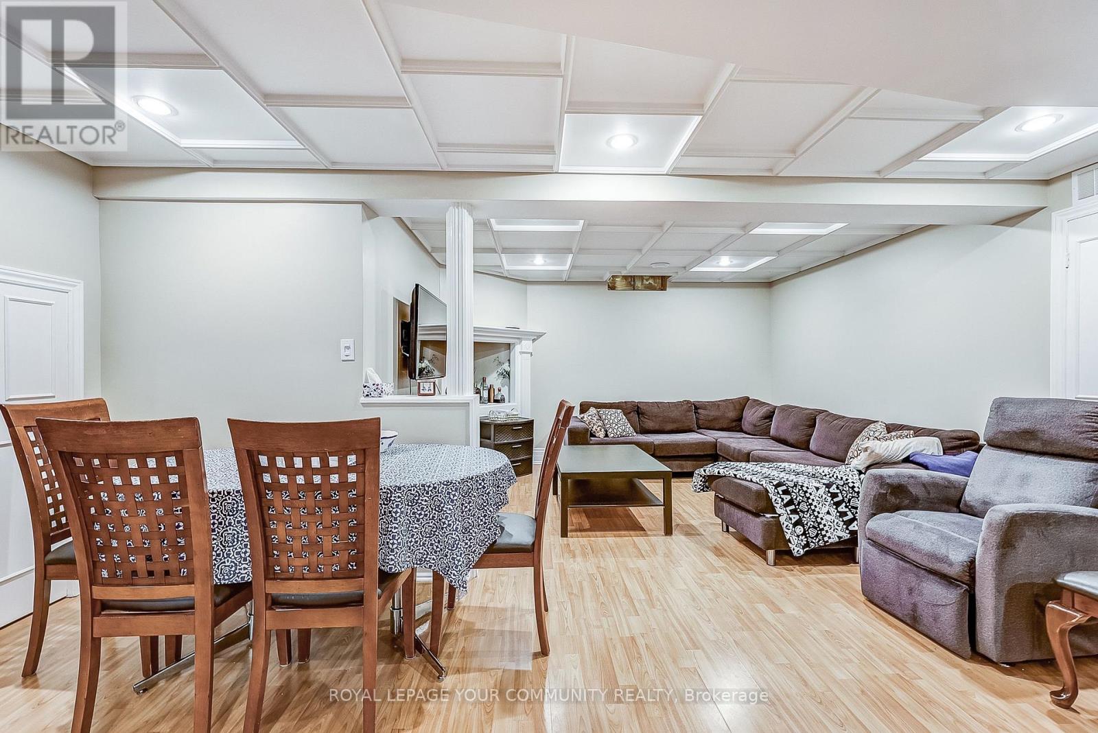 Photo 38 of 1045 Sherwood Mills Boulevard, Mississauga ON