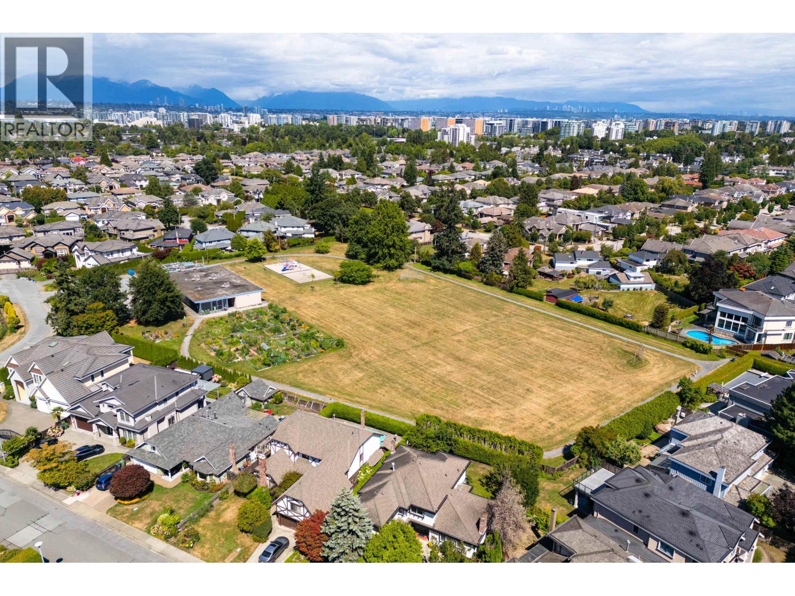 Photo 7 of 6151 Blundell Road, Richmond BC