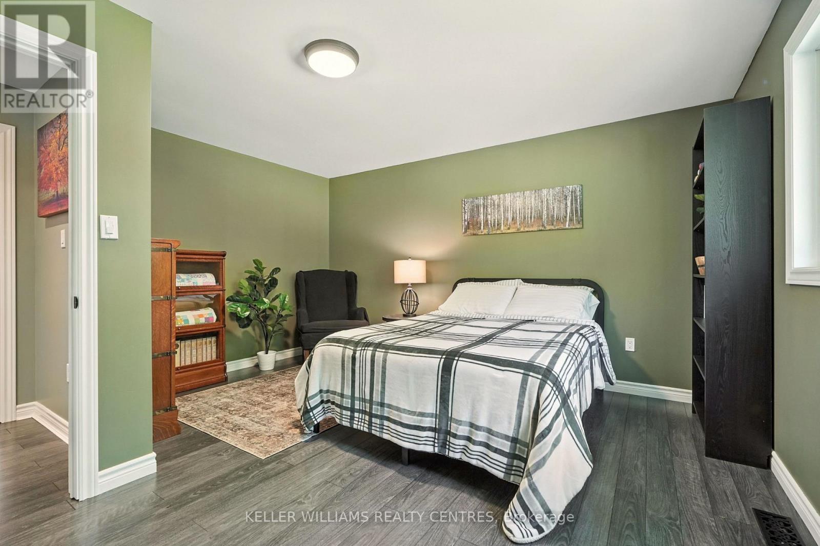 Photo 33 of 96 Lindgren Road E, Huntsville ON